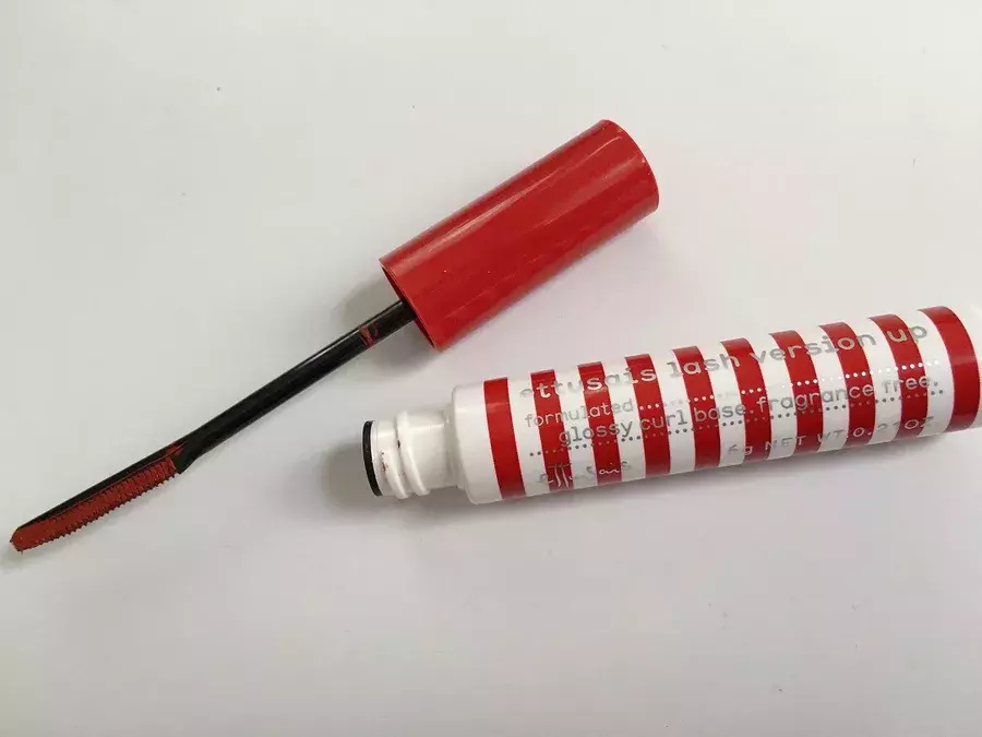 エテュセの赤マスカラで旬顔に 垢抜け目元を作るアイメイクのやり方 ローリエプレス