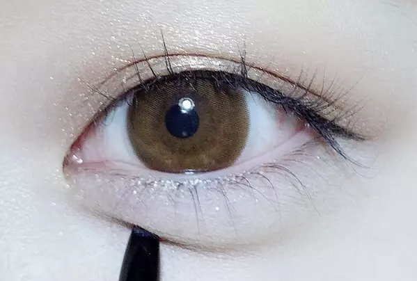 整形しない涙袋の作り方 ぷっくり ナチュラルな涙袋メイクのテクニックをわかりやすく徹底解説 ローリエプレス