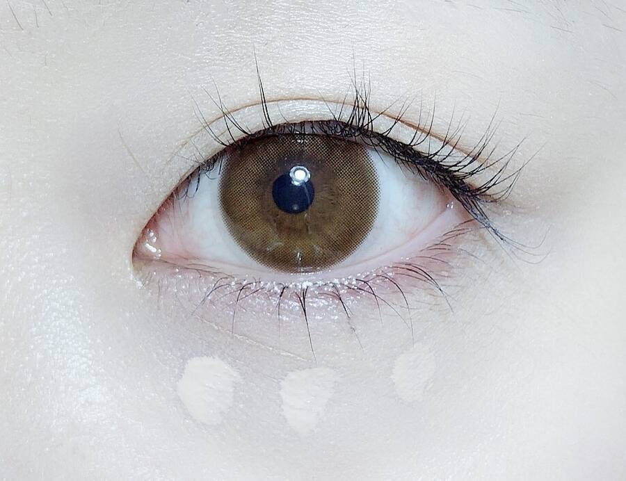 整形しない涙袋の作り方 ぷっくり ナチュラルな涙袋メイクのテクニックをわかりやすく徹底解説 ローリエプレス