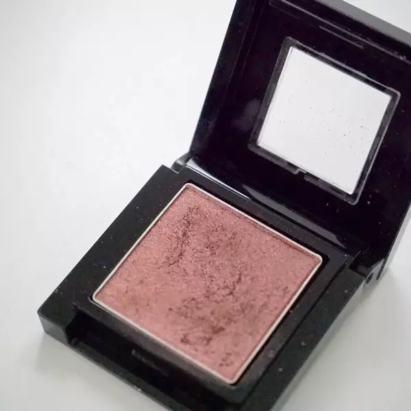 メイクで べロア の質感が Visee Avantの新作シャドウで秋メイク ローリエプレス