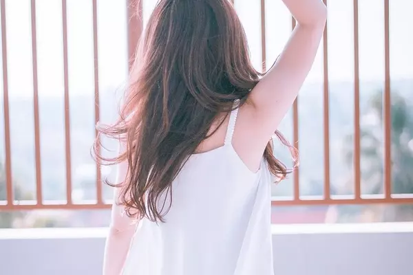 1分でできる簡単セルフヘッドマッサージのやり方 むくみも解消 ローリエプレス