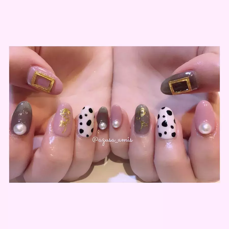 ダルメシアン柄ネイルが流行中 ガーリーでかわいいアニマルネイルに挑戦 ローリエプレス