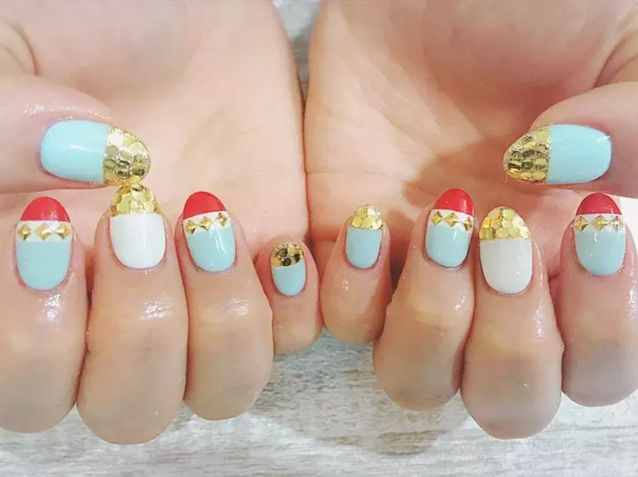 インスタでも大人気 キラキラときめくミュウミュウ風ネイル ローリエプレス