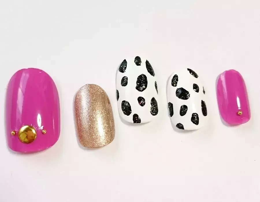 この冬大人気 100均アイテムでできる ダルメシアンネイル のやり方 ローリエプレス
