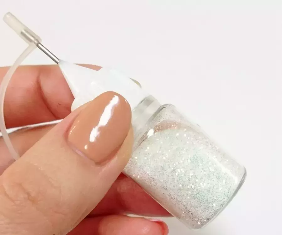 この冬大人気 100均アイテムでできる ダルメシアンネイル のやり方 ローリエプレス