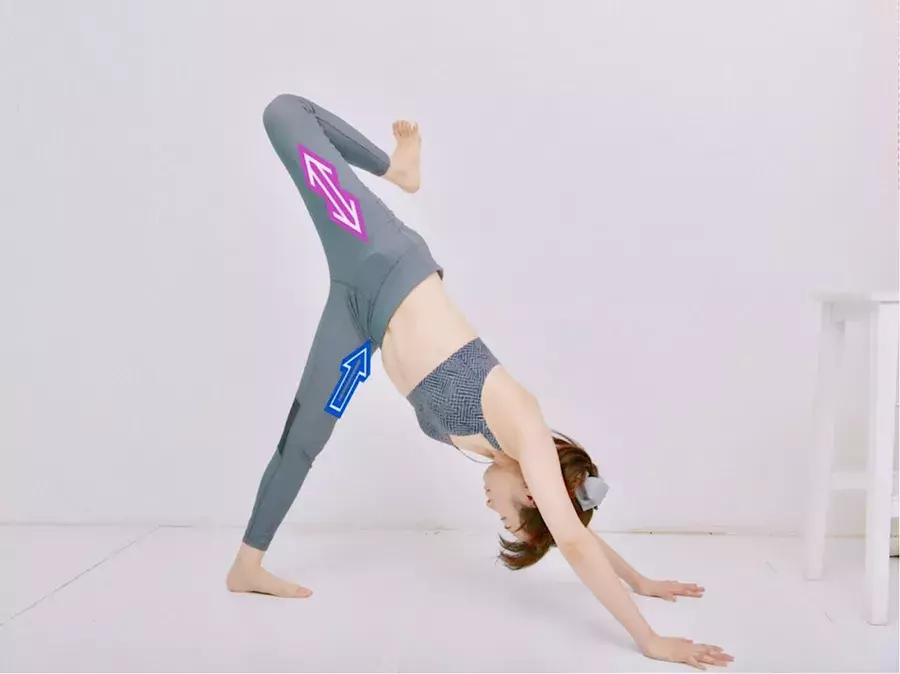 夏目前 ひざ上をスッキリさせて美脚に近づくヨガのポーズ ローリエプレス