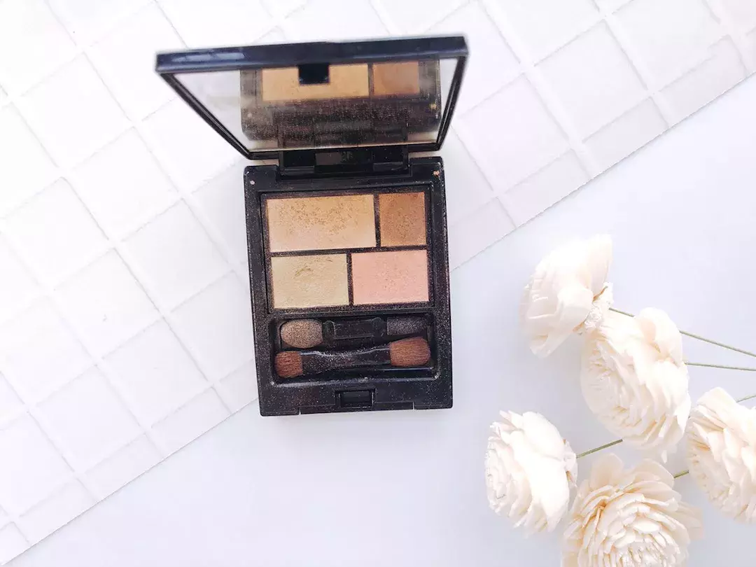 コスメの使用期限 知ってる 古いコスメは断捨離してもっとかわいく ローリエプレス