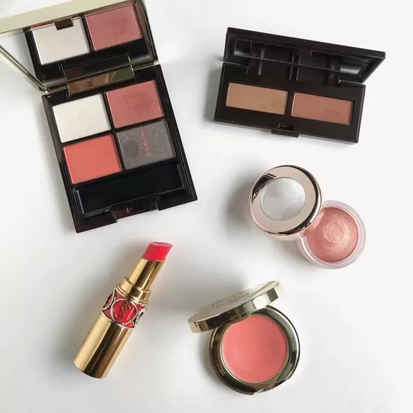 ピンクにマンネリしちゃった子必見 今っぽい オレンジレッド メイク ローリエプレス