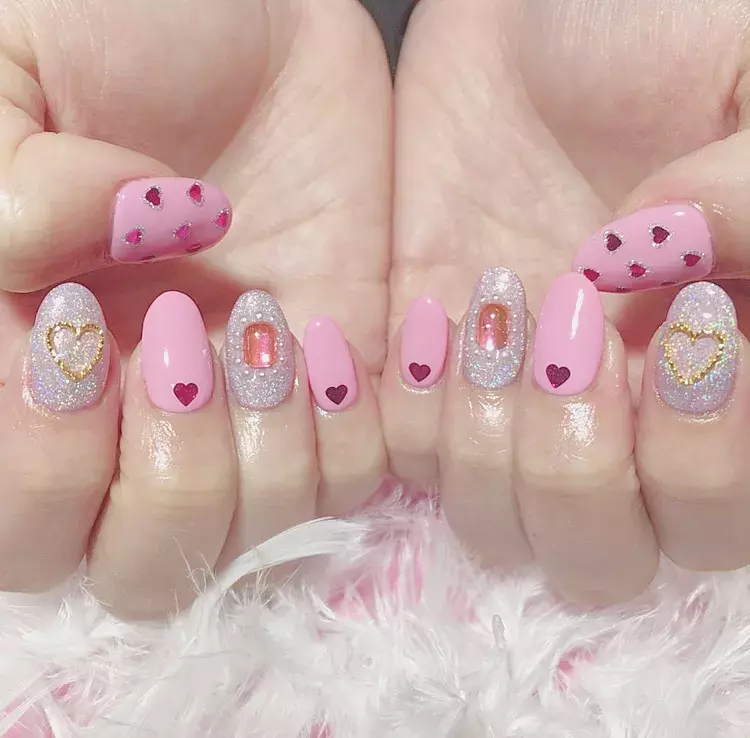 ただ撮るだけじゃかわいくない ネイルをフォトジェに撮影するテク ローリエプレス