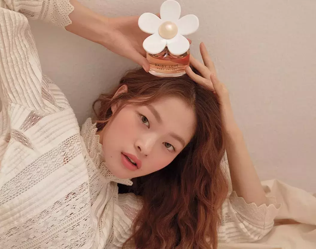 一重メイク完全保存版 韓国美人に学ぶ 一重のままで作るオルチャンメイク ローリエプレス