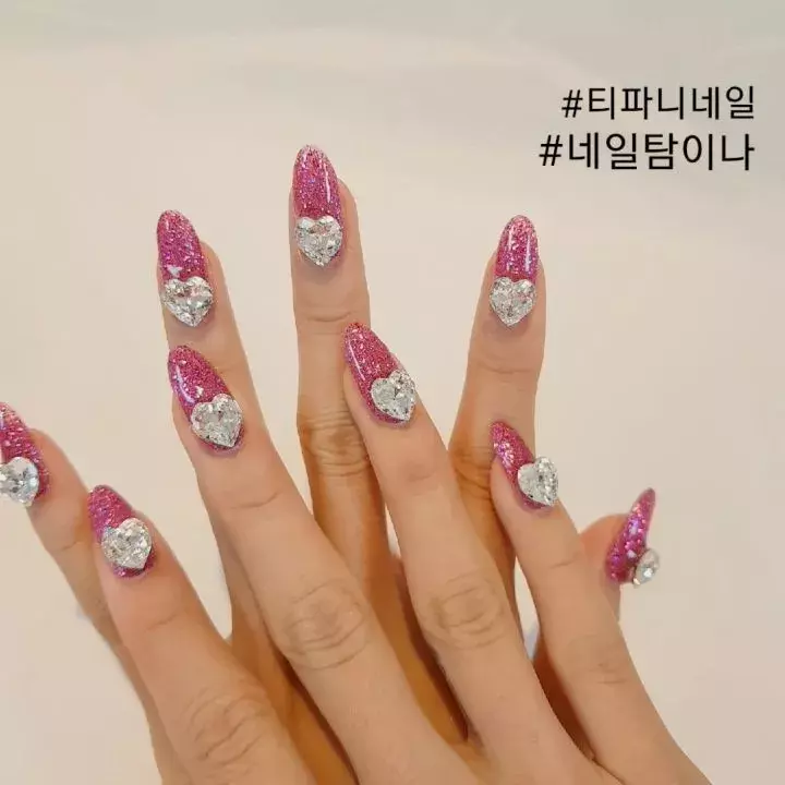 韓国ネイルがおしゃれすぎ 韓国アイドルと同じデザインもできるお店 ローリエプレス