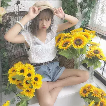 Youtuber加藤ひなたちゃんが連載開始 みんなの気になる質問を聞いてみました ローリエプレス
