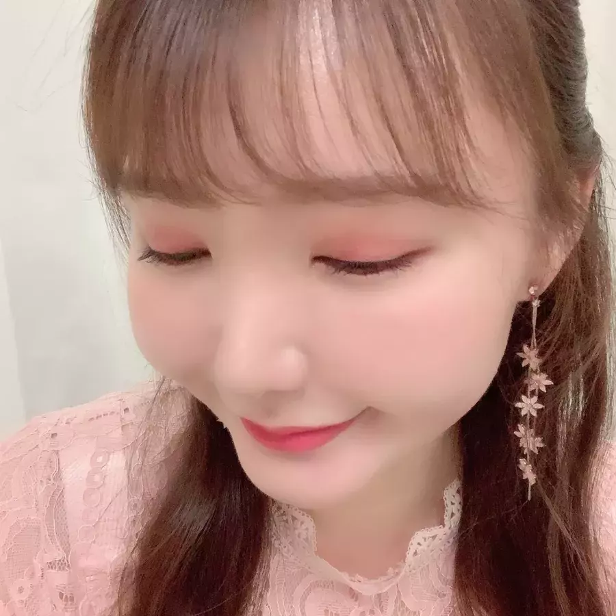 夏 韓国メイクのトレンドはコーラルピンク 最旬メイクのやり方 おすすめアイテムまとめ ローリエプレス