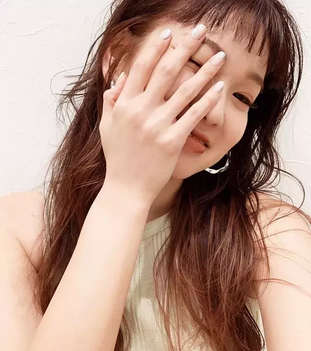 イエベ秋さんの特徴とは 似合うカラー メイクアイテムを一挙紹介 ローリエプレス