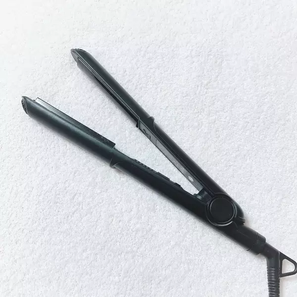 韓国発の最新ヘアアイロン知ってる ボリュームマジックストレートアイロン使い方紹介 ローリエプレス