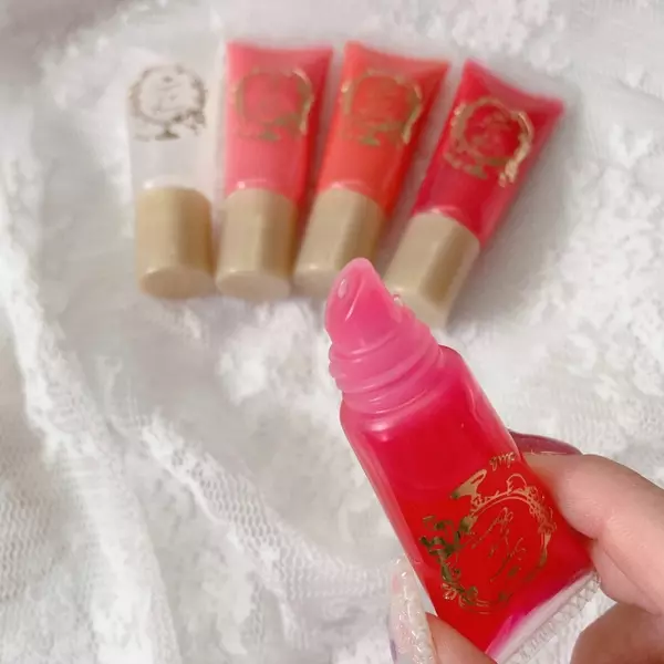 ナチュかわいい 女の子になれる新作 リップ美容液を全レビュー 唇ケアしながらすっぴん力アップ ローリエプレス