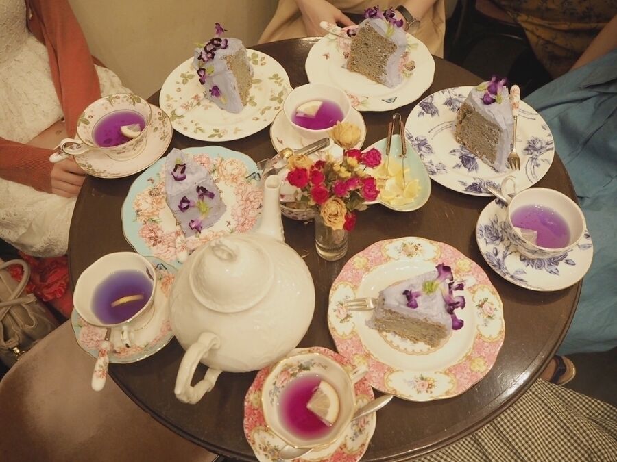 バラのシフォンケーキが人気　空間もメニューも素敵なカフェアコリット♡の12枚目の画像