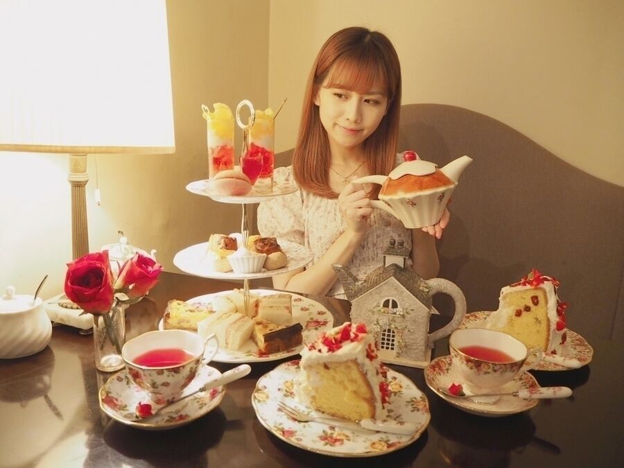 バラのシフォンケーキが人気　空間もメニューも素敵なカフェアコリット♡の3枚目の画像