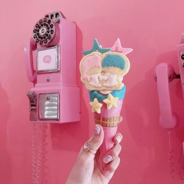 7月 キキララアイスとマーメイドアイスがかわいい 数量限定うちわも ローリエプレス