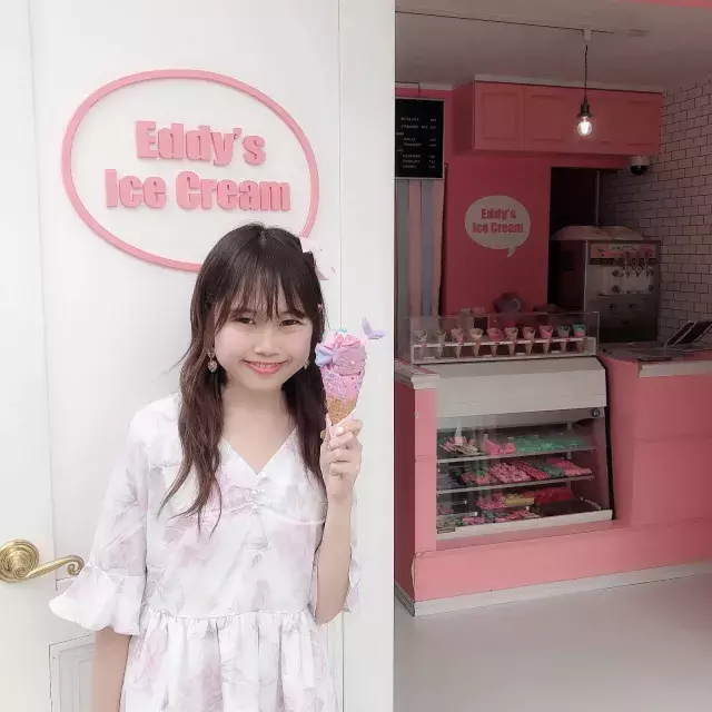 7月 キキララアイスとマーメイドアイスがかわいい 数量限定うちわも ローリエプレス