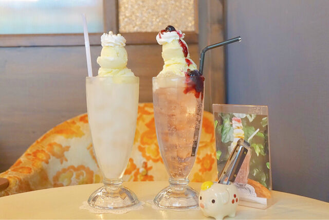 下北沢カフェ巡りに必須！　喫茶ネグラのカラフルクリームソーダが人気♡の1枚目の画像