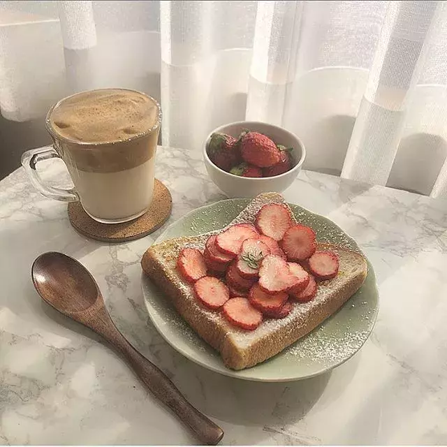 おうち時間でおしゃれうちカフェ タルゴナ いちご飴etc人気レシピ 撮り方をまとめて紹介 ローリエプレス