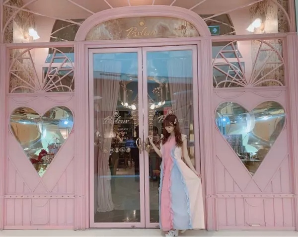 20代女子の今っぽタイ旅行 かわいすぎるピンクな空間スレトシスカフェでフォトジェなティータイム ローリエプレス