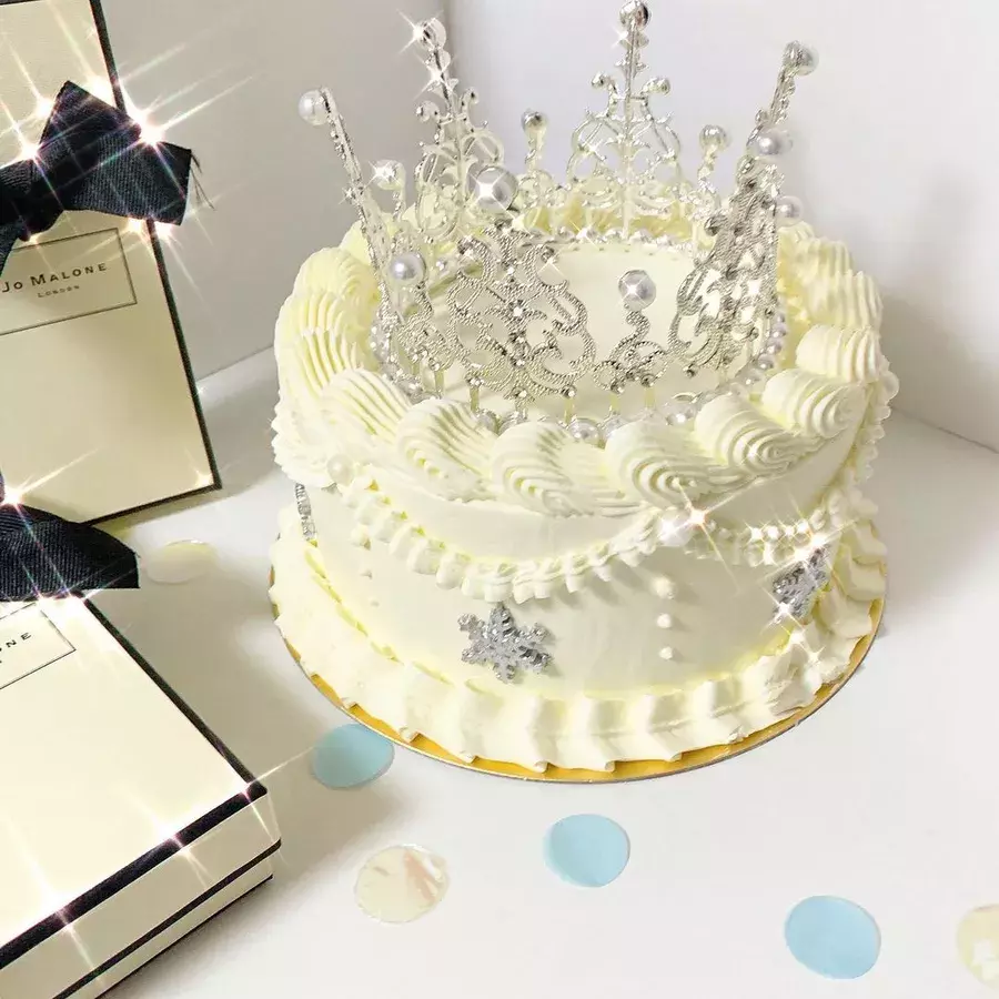 高品質の激安 ケーキトッパー ティアラ 王冠 シルバー 韓国 インテリア 飾り 結婚式 祝