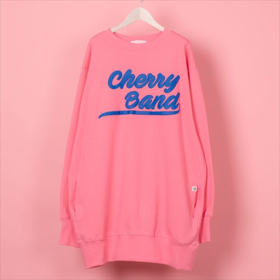 Vannie TOKYO『Little sunny bite cherry band big sweater』 17064円（税込）