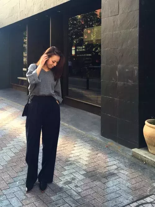 スリッパサンダルでトレンド感たっぷりの春コーデが完成 ローリエプレス