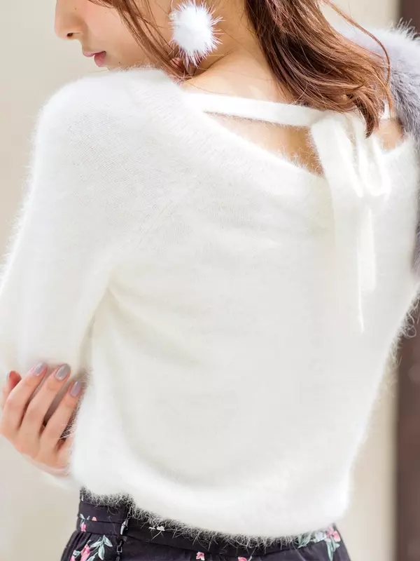 脱いだらドキっ 恋を呼ぶ おフェロ ニットでアウター下も抜かりなく ローリエプレス