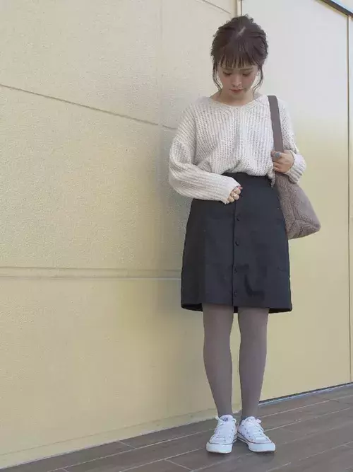 ふんわりコーデにぴったり合うグレータイツの履きこなし方 ローリエプレス