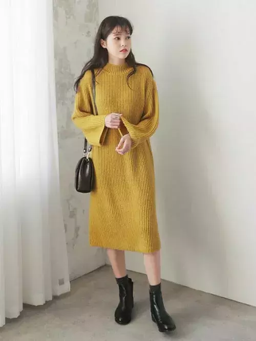 アクセントカラーで華やかに マスタードイエロー のおすすめコーデ ローリエプレス