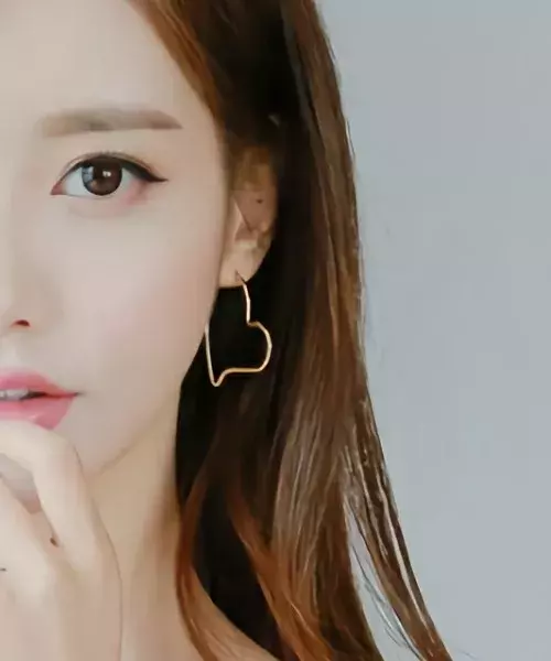 定番だけどやっぱりモテる 揺れアクセ 大きめピアスで愛され女子に ローリエプレス