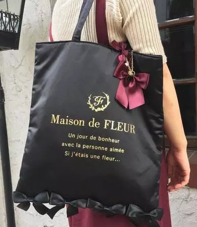 今っぽくてかわいいトートバッグが欲しい ダサ見えしないトートの選び方 ローリエプレス