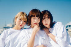 限定発売中の #平成ゆとりTシャツ がかわいい♡　白Tを使った今っぽコーデ