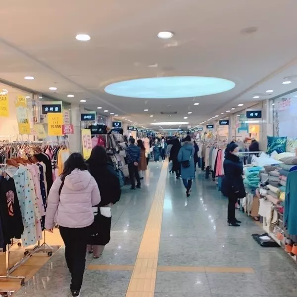 韓国の春夏ファッショントレンドを現地調査 おしゃれな10店を事前リサーチして旅行に備えよう ローリエプレス