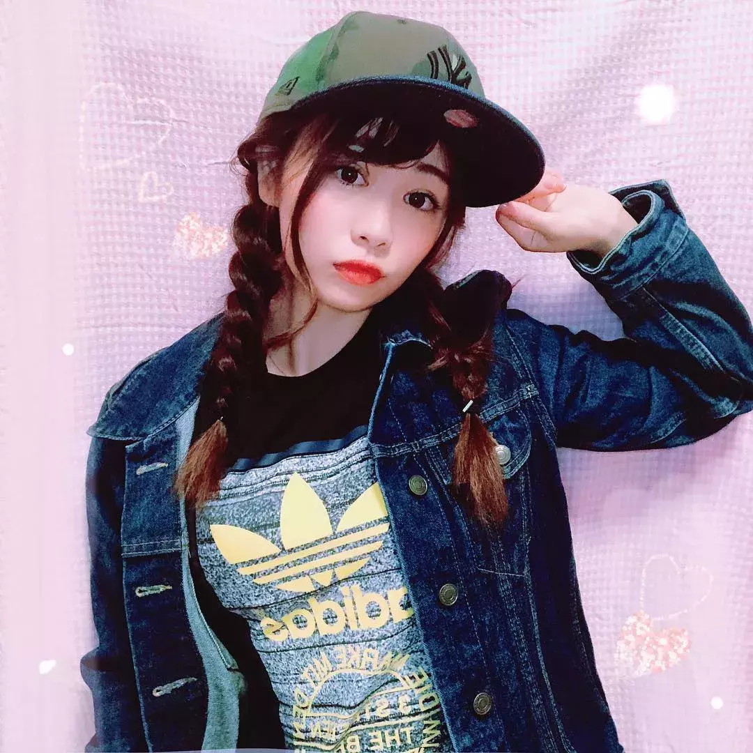 春のgジャンコーデはコレで決まり 大人かわいい着こなしを楽しもう ローリエプレス