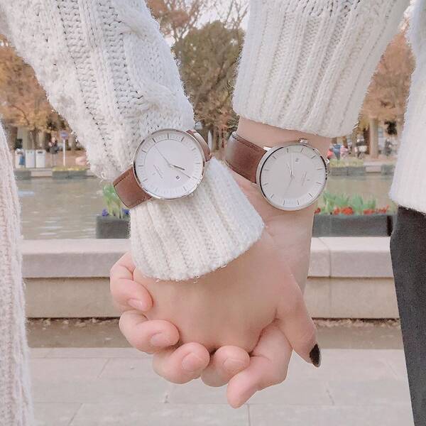 彼とのお揃いは ペアウォッチ から カップルで使えるおすすめ時計ブランド7選 ローリエプレス