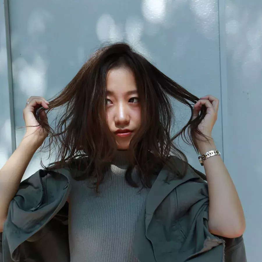 3分でできる簡単ヘアアレンジのやり方 モテ ウェットヘア が今っぽい ローリエプレス