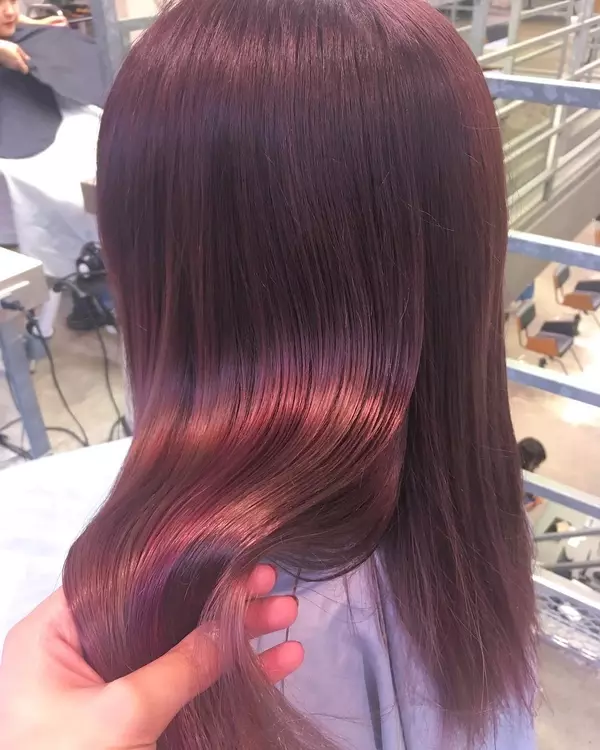 ピンク系のヘアカラーが今の旬 春のイメチェンにおすすめ ローリエ