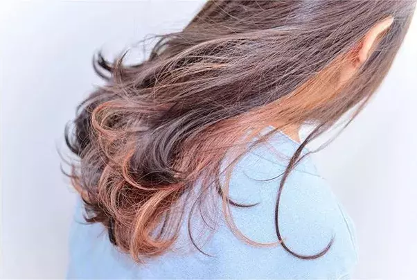 インナーカラーのおすすめヘアスタイル 髪色を維持する方法は ローリエプレス