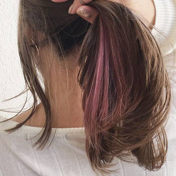 インナーカラーのおすすめヘアスタイル 髪色を維持する方法は ローリエプレス