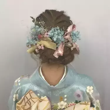 卒業式の袴 ヘアアレンジはもう決めた キュートなデザイン