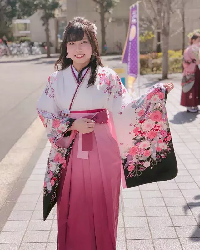 卒業式の袴 ヘアアレンジはもう決めた キュートなデザイン アレンジまとめ ローリエプレス 卒業式の袴 ヘアアレンジはもう決めた キュートなデザイン アレンジまとめ ローリエプレス