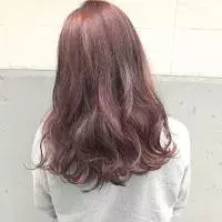 アッシュブラックで透明感溢れる女子に おすすめヘアスタイルを紹介 ローリエプレス