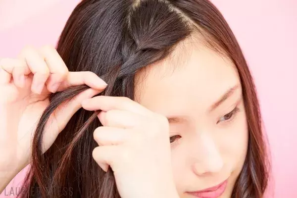 ボブ ヘアアレンジ 学校 前髪なし