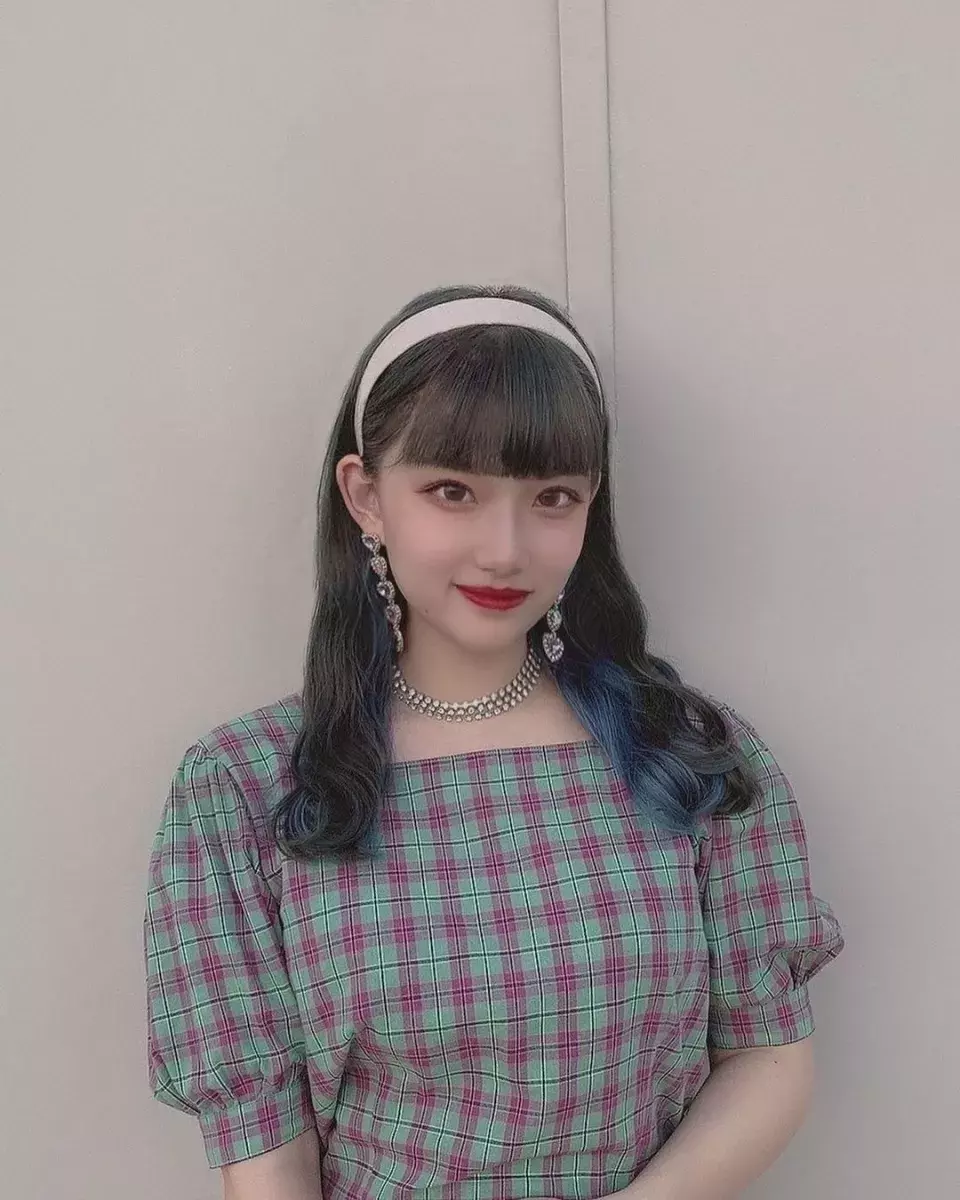 太めカチューシャがおしゃれすぎる 似合わせヘア 前髪アレンジ 秋冬コーデの組み方特集 ローリエプレス 太めカチューシャがおしゃれすぎる 似合わせヘア 前髪アレンジ 秋冬コーデの組み方特集 ローリエプレス