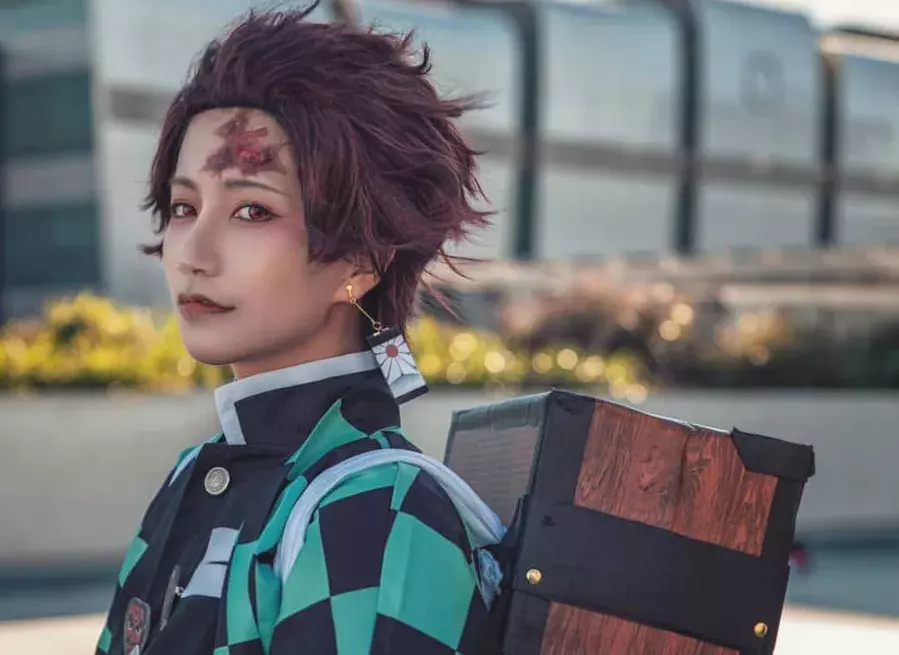 鬼滅カラーがブーム中 セルフヘアでつくる推しヘアカラー大特集 鬼滅の刃 ローリエプレス