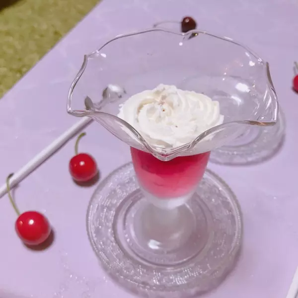 インスタ映えするさくらんぼパフェの作り方 おうちで簡単カフェ気分 ローリエプレス